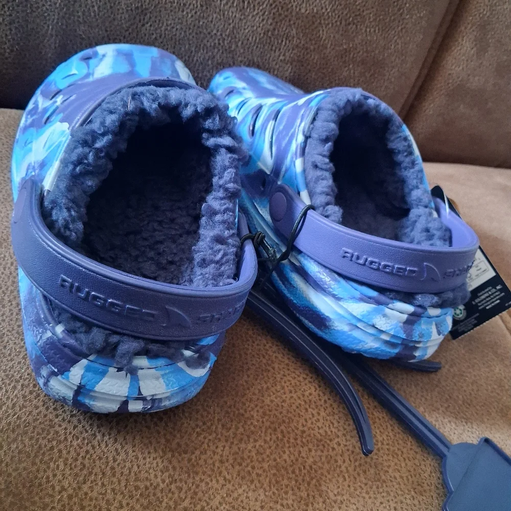 Rugged Shark Kids' Blue Tie-Dye Clogs with Fleece Lining Size 1